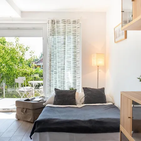 דירה Medences, Teraszos Uj Apartman Parthoz Koezel *