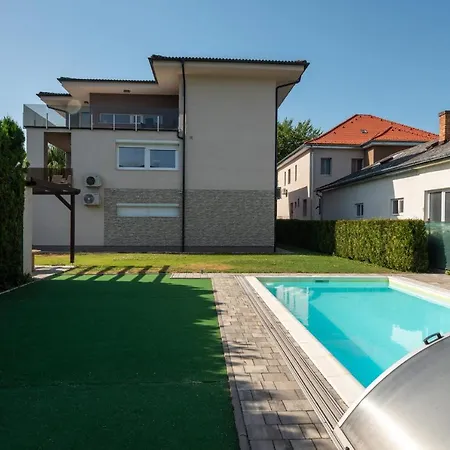 דירה Medences, Teraszos Uj Apartman Parthoz Koezel *
