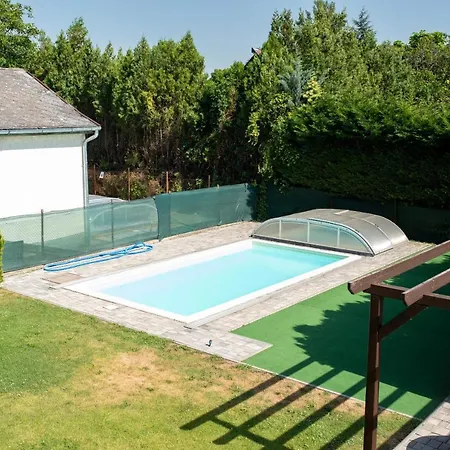 Medences, Teraszos Uj Apartman Parthoz Koezel * שיופוק