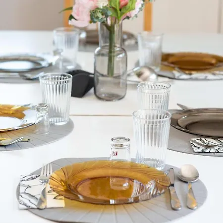 Medences, Teraszos Uj Apartman Parthoz Koezel * שיופוק